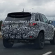 Illustration for article titled What the Hell Is Going on With This Stumpy Range Rover Prototype?em/em